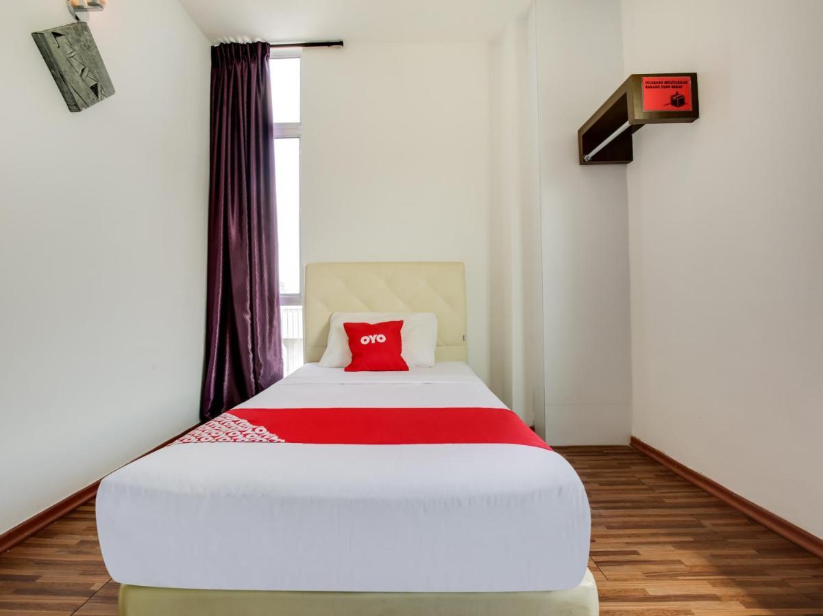 Oyo 89617 Selesa View Hotel Bukit Gambir Exterior photo
